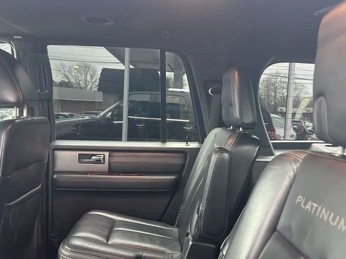 Used 2015 Ford Expedition EL Platinum image 32