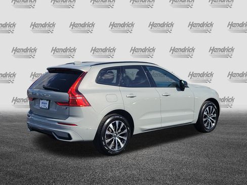 Used 2025 Volvo XC60 B5 Plus image 10