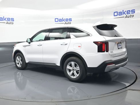 New 2026 Kia Sorento LX FWD image 6