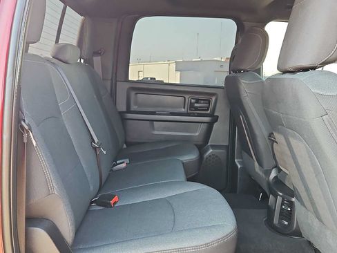 Used 2024 RAM 3500 Tradesman w/ Chrome Appearance Group AWD/4WD image 17