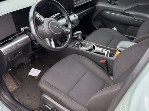 Used 2024 Hyundai Kona SEL image 2