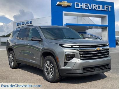 Used 2024 Chevrolet Traverse LT