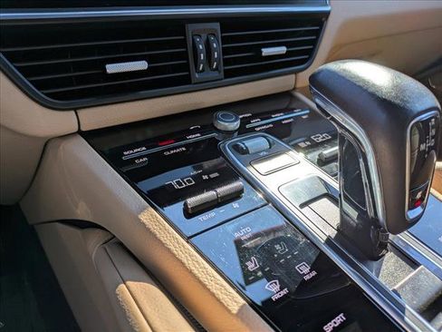 Used 2021 Porsche Cayenne image 14