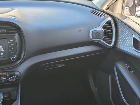 Used 2020 Kia Soul LX image 15