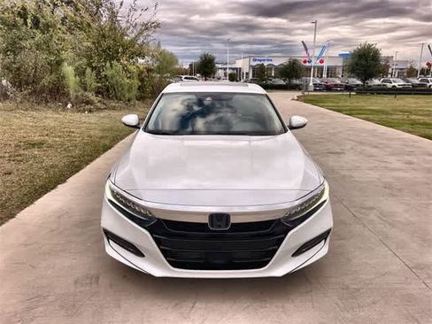 Certified 2018 Honda Accord Touring image 7