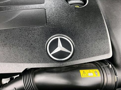 Used 2021 Mercedes-Benz GLC 300 image 32