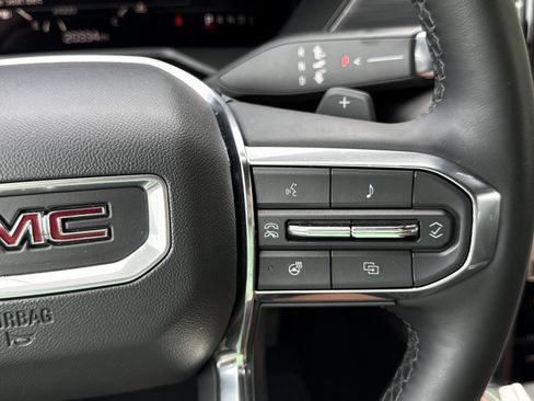 Used 2025 GMC Acadia Elevation FWD image 24
