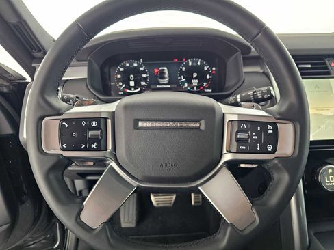Used 2025 Land Rover Discovery Dynamic SE image 25