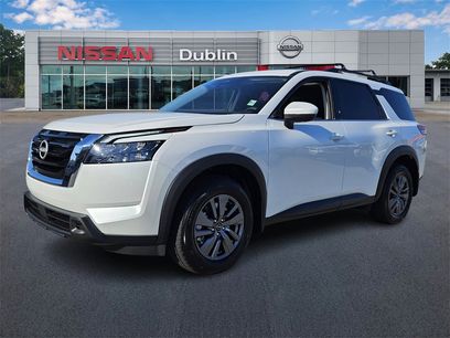 New 2025 Nissan Pathfinder SV