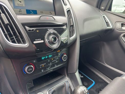 Used 2017 Ford Focus RS image 23