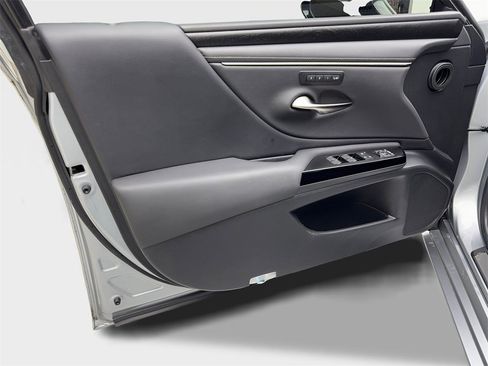 Used 2023 Lexus ES 350 w/ Premium Package image 30