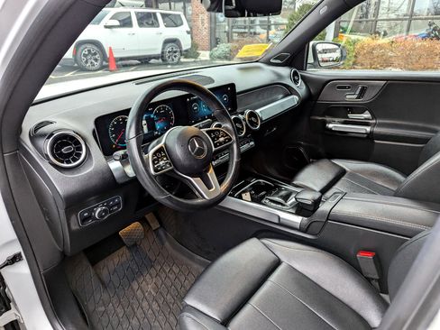 Used 2021 Mercedes-Benz GLB 250 4MATIC image 13