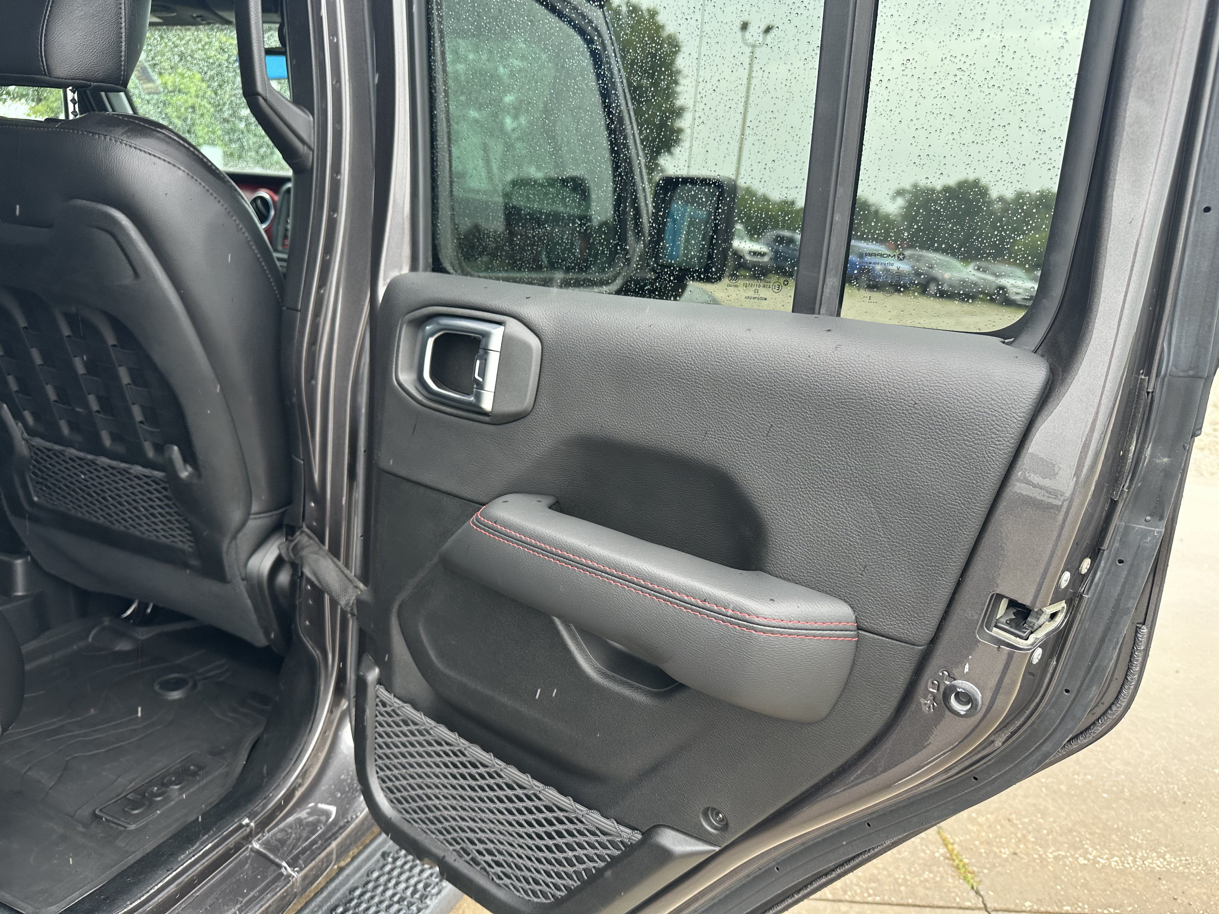 Used 2023 Jeep Wrangler Unlimited Rubicon w/ Cold Weather Group AWD/4WD image 32