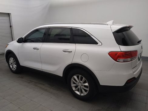 Used 2018 Kia Sorento FWD image 3
