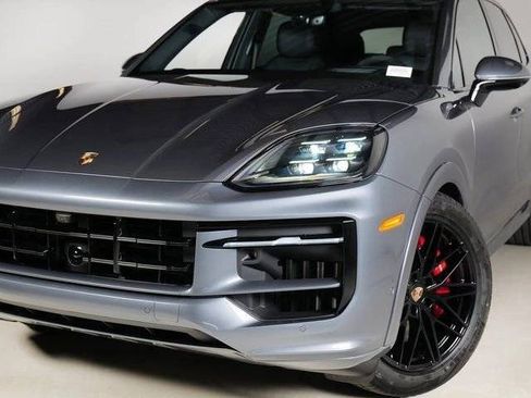 New 2026 Porsche Cayenne GTS AWD/4WD image 30