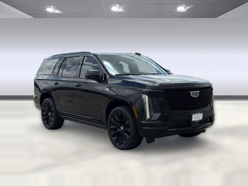Certified 2026 Cadillac Escalade Sport w/ LPO, ONYX Package AWD/4WD image 7