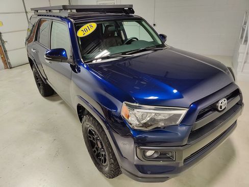 Used 2018 Toyota 4Runner Limited AWD/4WD image 2