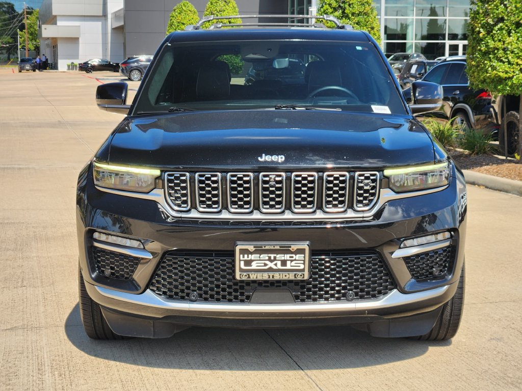 Used 2022 Jeep Grand Cherokee Summit AWD/4WD image 2
