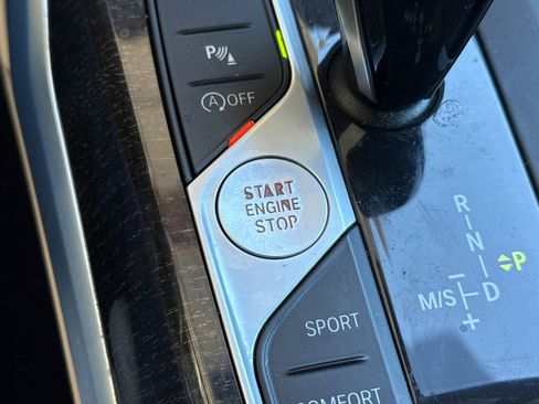 Used 2020 BMW 330i Sedan w/ Convenience Package image 28