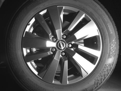 Used 2025 Nissan Pathfinder SV image 12