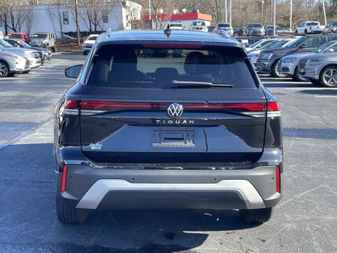 Certified 2025 Volkswagen Tiguan S image 6