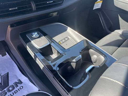 Certified 2025 Buick Enclave Avenir w/ Super Cruise Package image 22