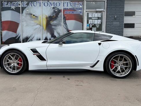 Used 2017 Chevrolet Corvette Grand Sport w/ Carbon Flash Badge Package RWD image 6