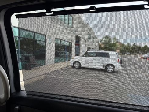 Used 2012 Honda Odyssey Touring Elite image 27