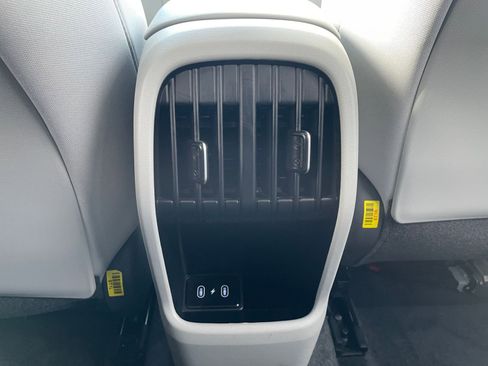 Used 2025 Hyundai Kona SEL image 24