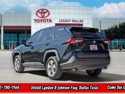 Used 2023 Toyota RAV4 XLE FWD image 7