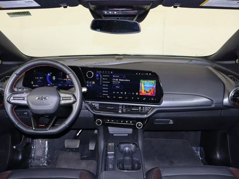 Used 2024 Chevrolet Equinox EV RS image 13