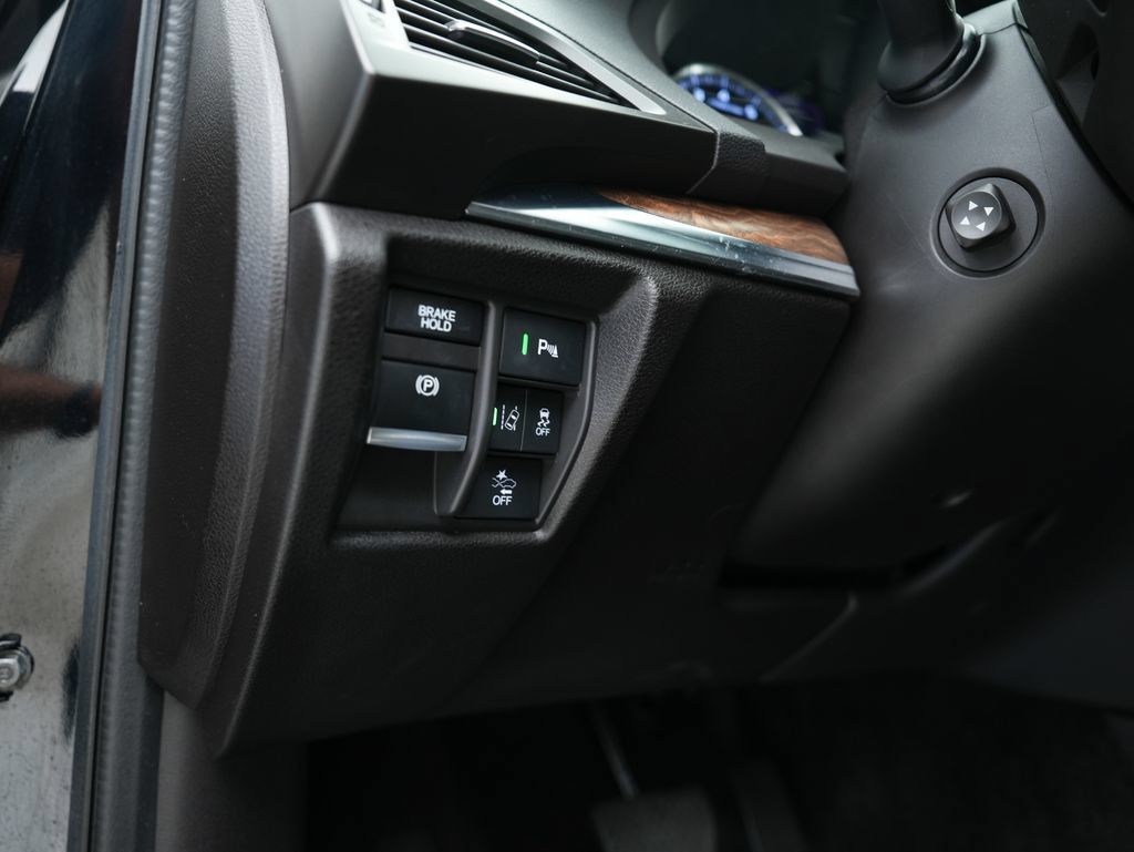 Used 2019 Acura MDX w/ Technology Package AWD/4WD image 11