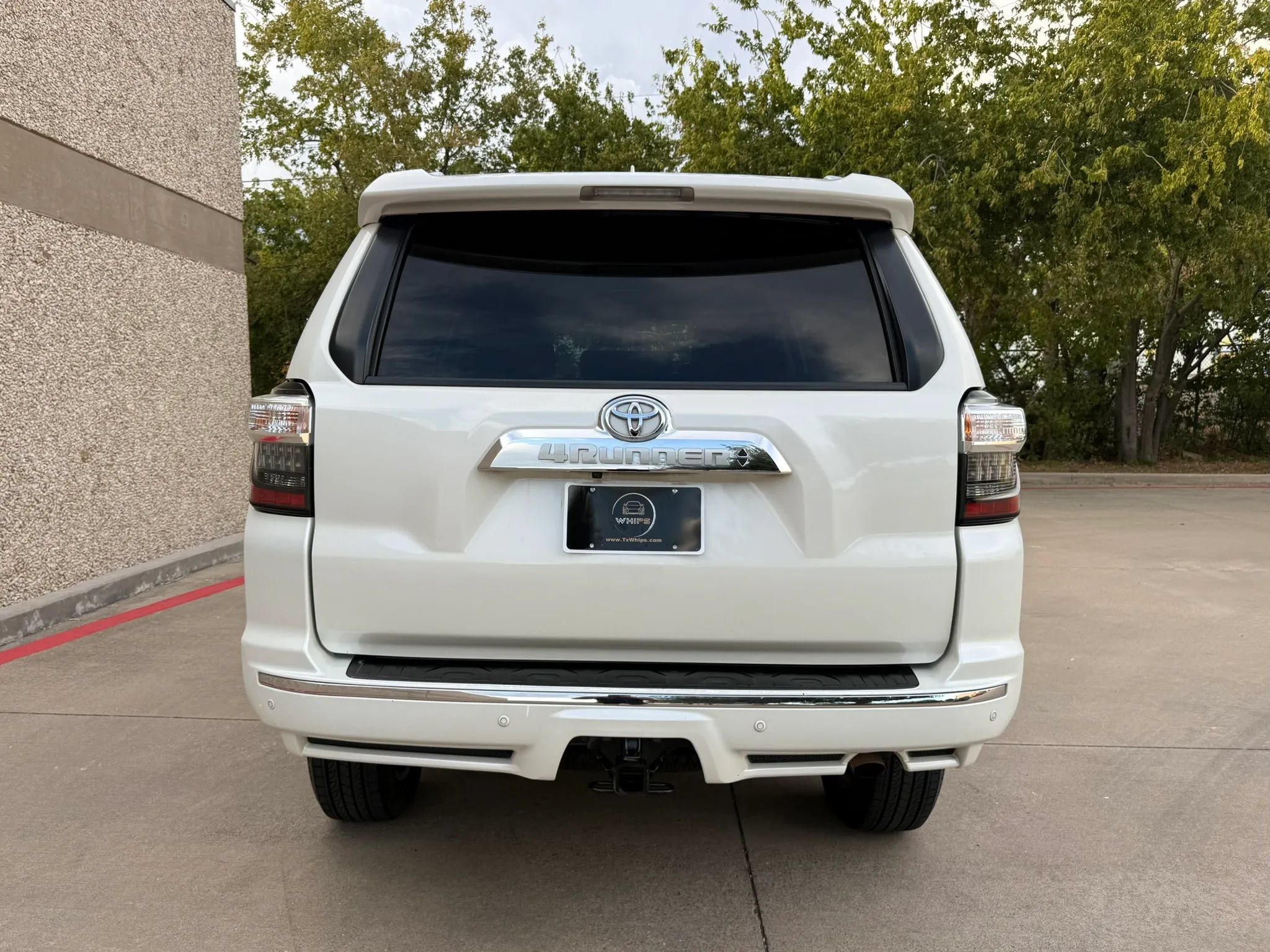 Used 2018 Toyota 4Runner Limited AWD/4WD image 5