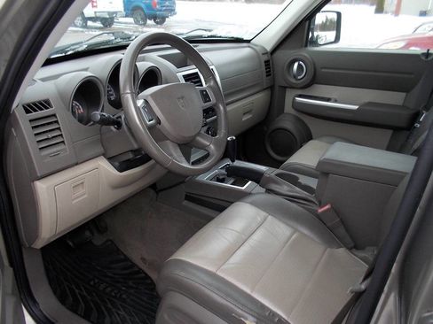 Used 2007 Dodge Nitro SLT image 2