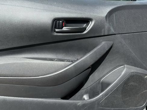 Used 2025 Toyota Corolla LE FWD image 24