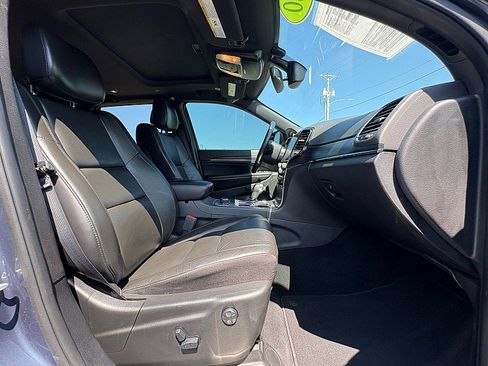 Used 2020 Jeep Grand Cherokee Limited image 22