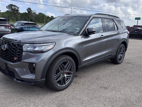 New 2026 Ford Explorer ST image 6