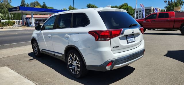 Used 2017 Mitsubishi Outlander ES FWD image 3