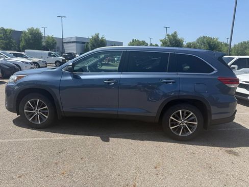 Used 2019 Toyota Highlander XLE AWD/4WD image 8