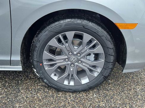 New 2026 Honda Odyssey Touring image 4