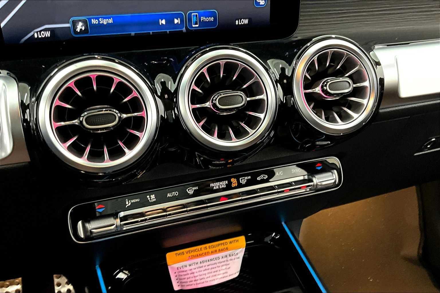 Certified 2025 Mercedes-Benz GLB 35 AMG 4MATIC image 18