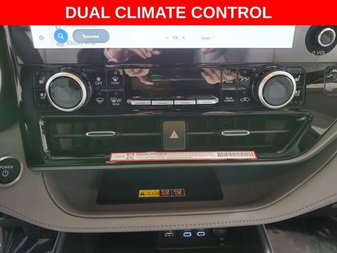 New 2026 Toyota Highlander Limited image 23