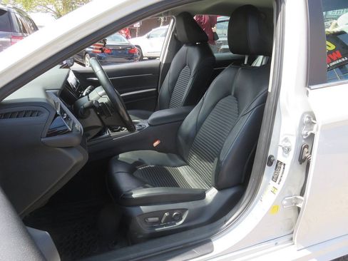 Used 2023 Toyota Camry SE w/ Cold Weather Package AWD/4WD image 10