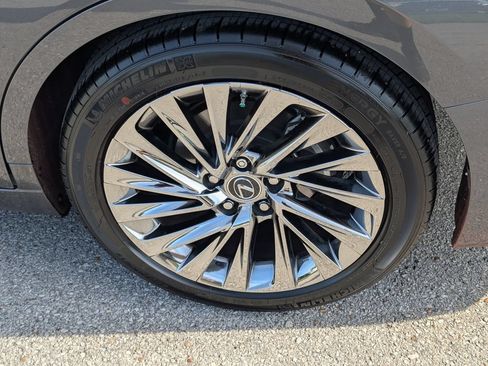 Used 2024 Lexus ES 350 Ultra Luxury w/ Accessory Package (Z2) FWD image 22