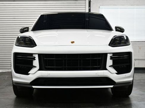 Used 2024 Porsche Cayenne Turbo GT AWD/4WD image 30