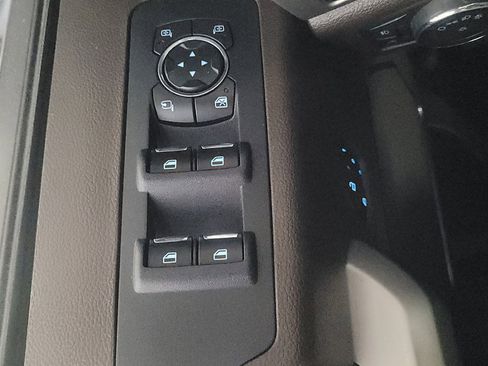 Used 2016 Ford F150 King Ranch w/ Equipment Group 601A Luxury RWD image 27