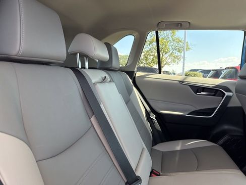 Used 2020 Toyota RAV4 XLE Premium image 27