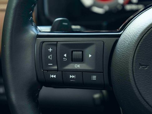 Used 2023 Nissan Pathfinder Platinum FWD image 20