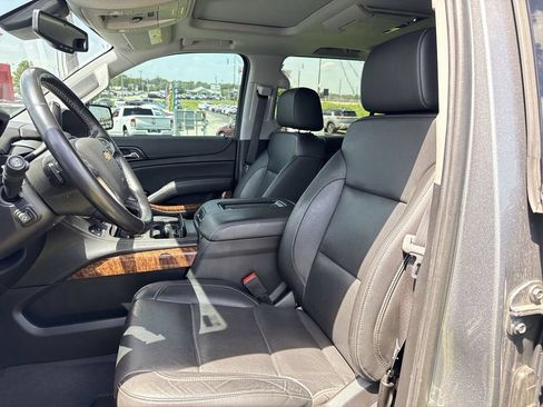 Used 2020 Chevrolet Suburban Premier AWD/4WD image 16