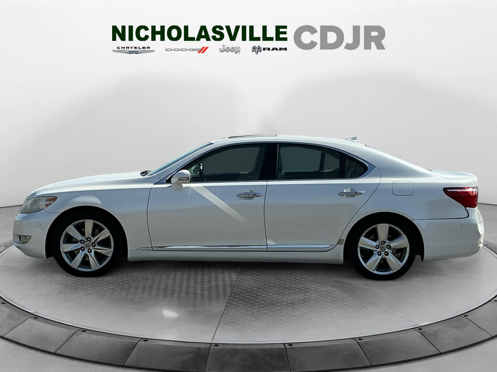 Used 2011 Lexus LS 460 w/ Luxury Value Edition RWD image 2